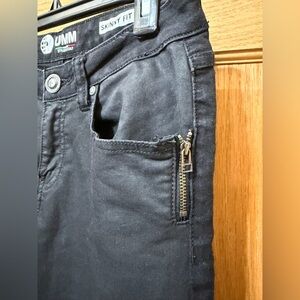 UMM Black Skinny Jeans - Fits Women’s US size 27